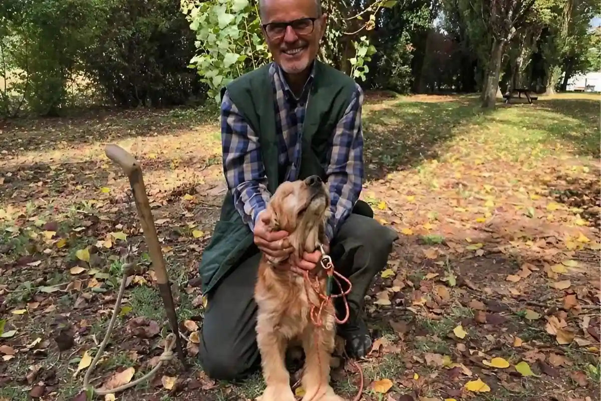 Raccolta tartufi in Umbria con il Cocker cieco, la straordinaria storia di Leo