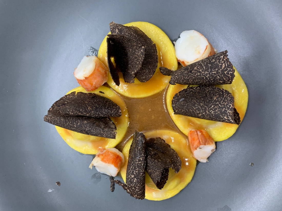 Bottoni ripieni con gamberi e Tartufo Nero Pregiato