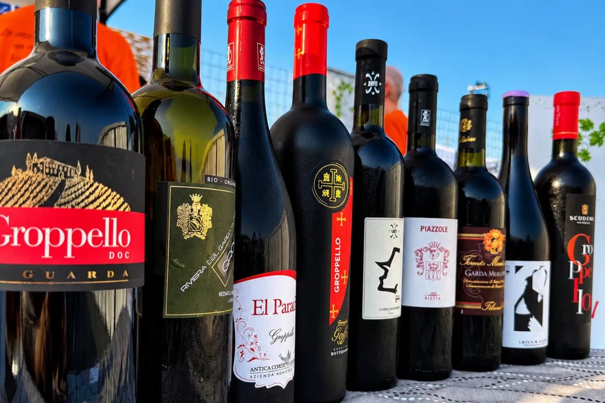 Bottiglie di vino Groppello della Festa del Gropello da abbinare al Tartufo