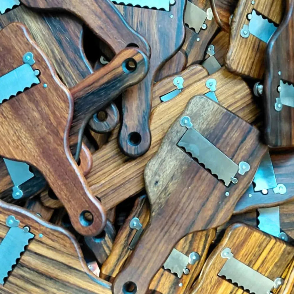 Affetta Tartufi in legno di Ovangkol, lama Seghettata