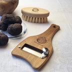 Affetta Tartufi in legno di Noce lama Liscia