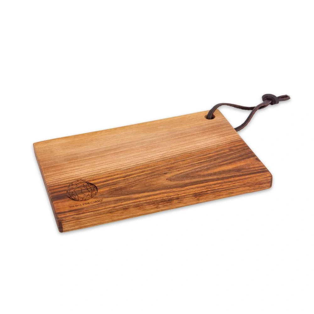 Tagliere in legno massello di Noce con laccetto in cuoio