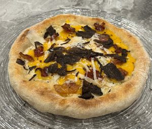 Pizza alla carbonara e Tartufo Nero Pregiato