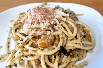 Bucatini con Funghi e Crema di Tartufo Nero Pregiato