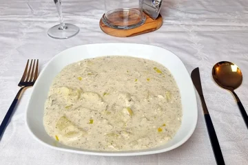 Zuppa Cremosa di Patate e Tartufo Nero Pregiato