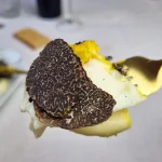 Scamorza bianca e uovo allocchio di bue con Tartufo Nero Pregiato 8