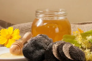 Barattolo di miele al tartufo con etichetta fuorviante