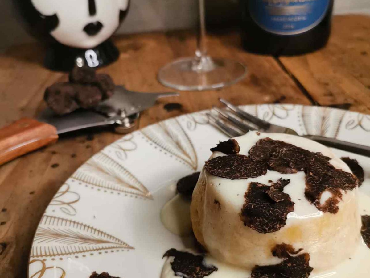 Flan di zucca con salsa al taleggio e tartufo nero pregiato Laura Leo logo